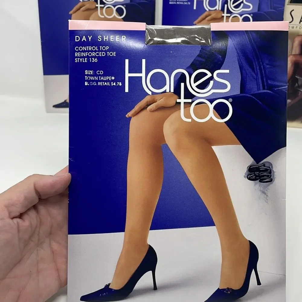 NIP bundle of 4 pantyhose women’s CD/medium